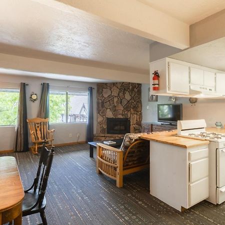 Village Suites Inn - American Black Bear - Perfect Location, In The Village! Can'T Be Better! Big Bear Lake Zewnętrze zdjęcie